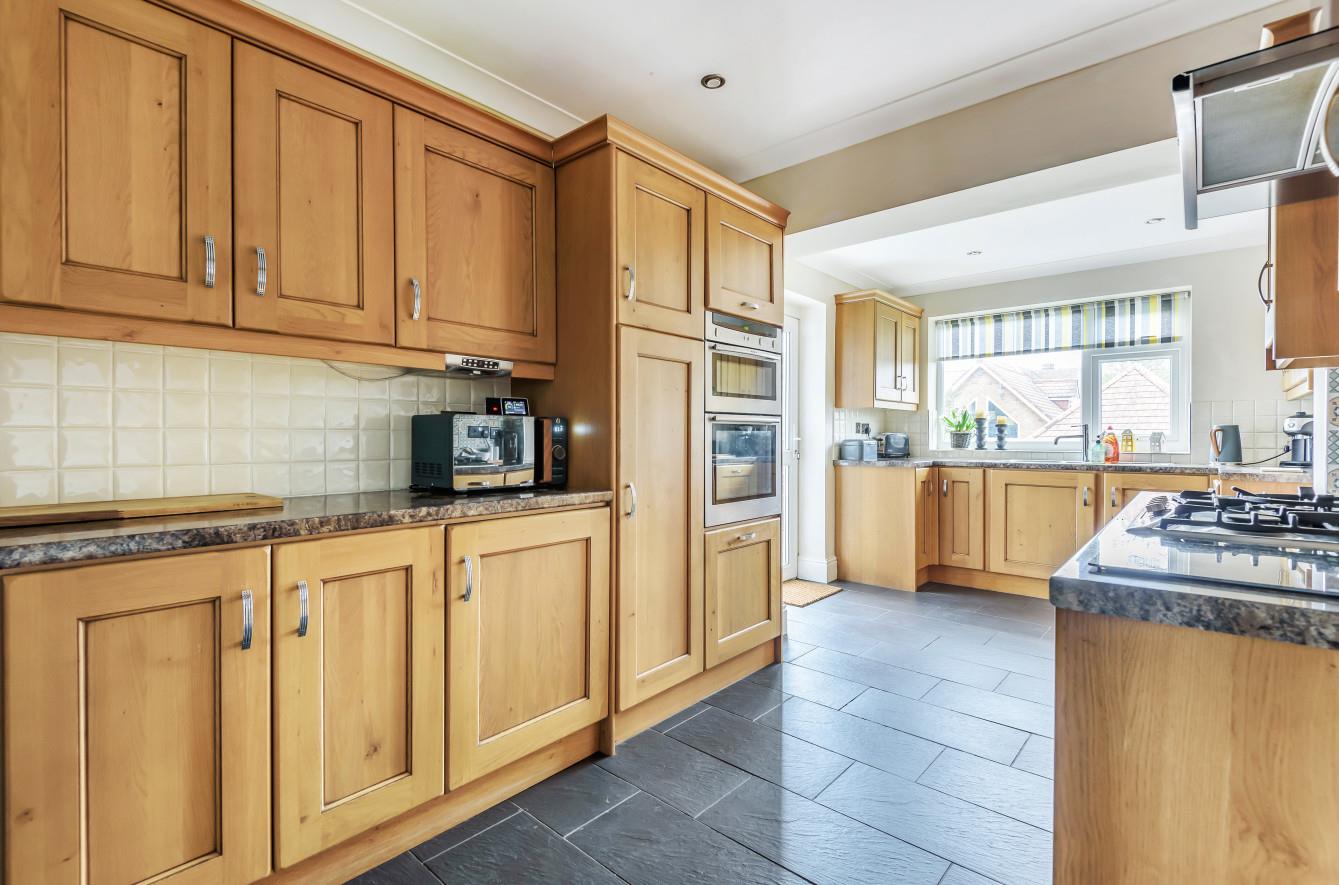 Newton Road, Newton, Mumbles, Swansea, SA3 4UD